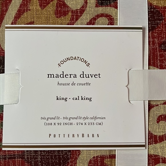 Madera duvet cover by pottery barn. - Picture 2 of 3